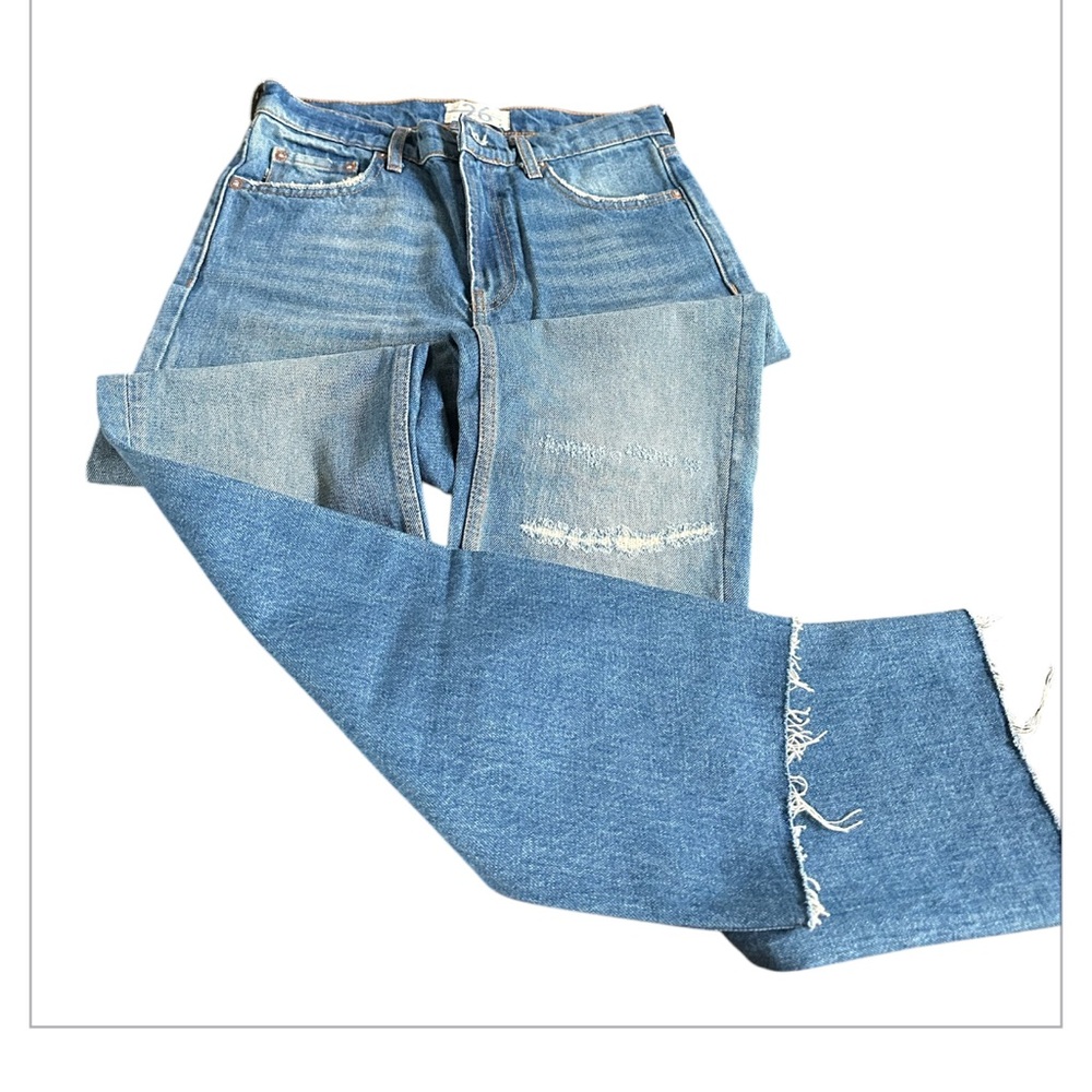 We The Free With The Band Distressed Relaxed Jean in Sunset Blue EUC Size 26